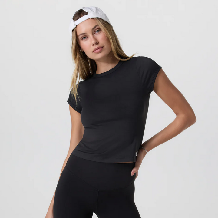 Vuori - Women -  Halo Baby Tee (Black)