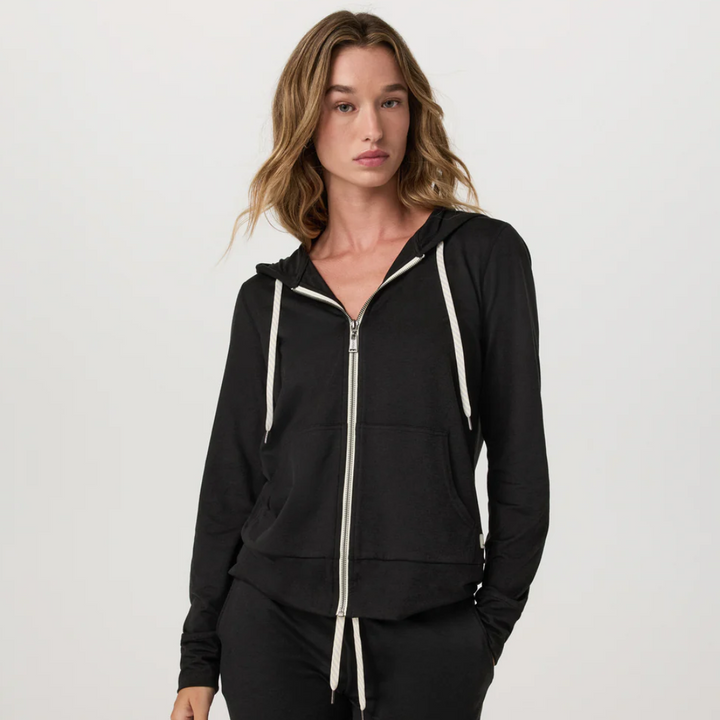 Vuori - Women - Halo Performance Hoodie 2.0 (Black)