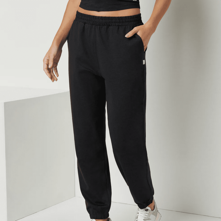 Vuori - Women - Boyfriend Sweatpant (Black)