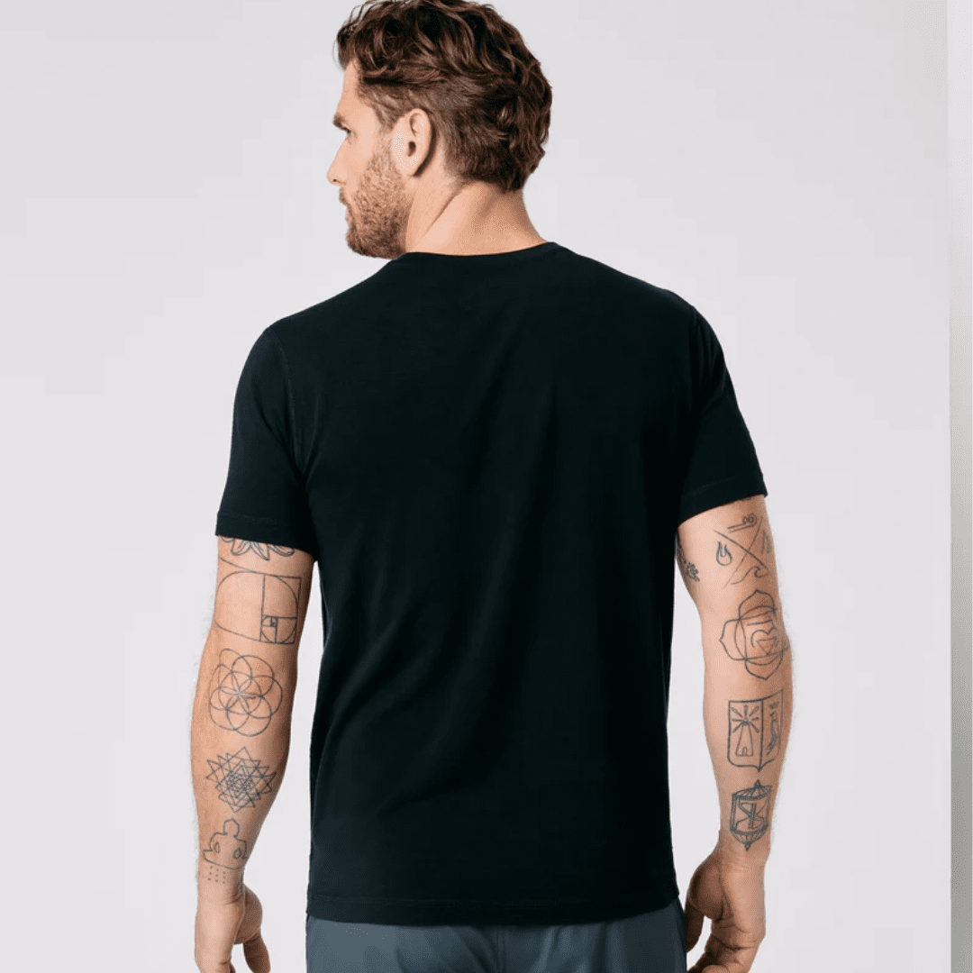 Vuori Men's Tuvalu Tee