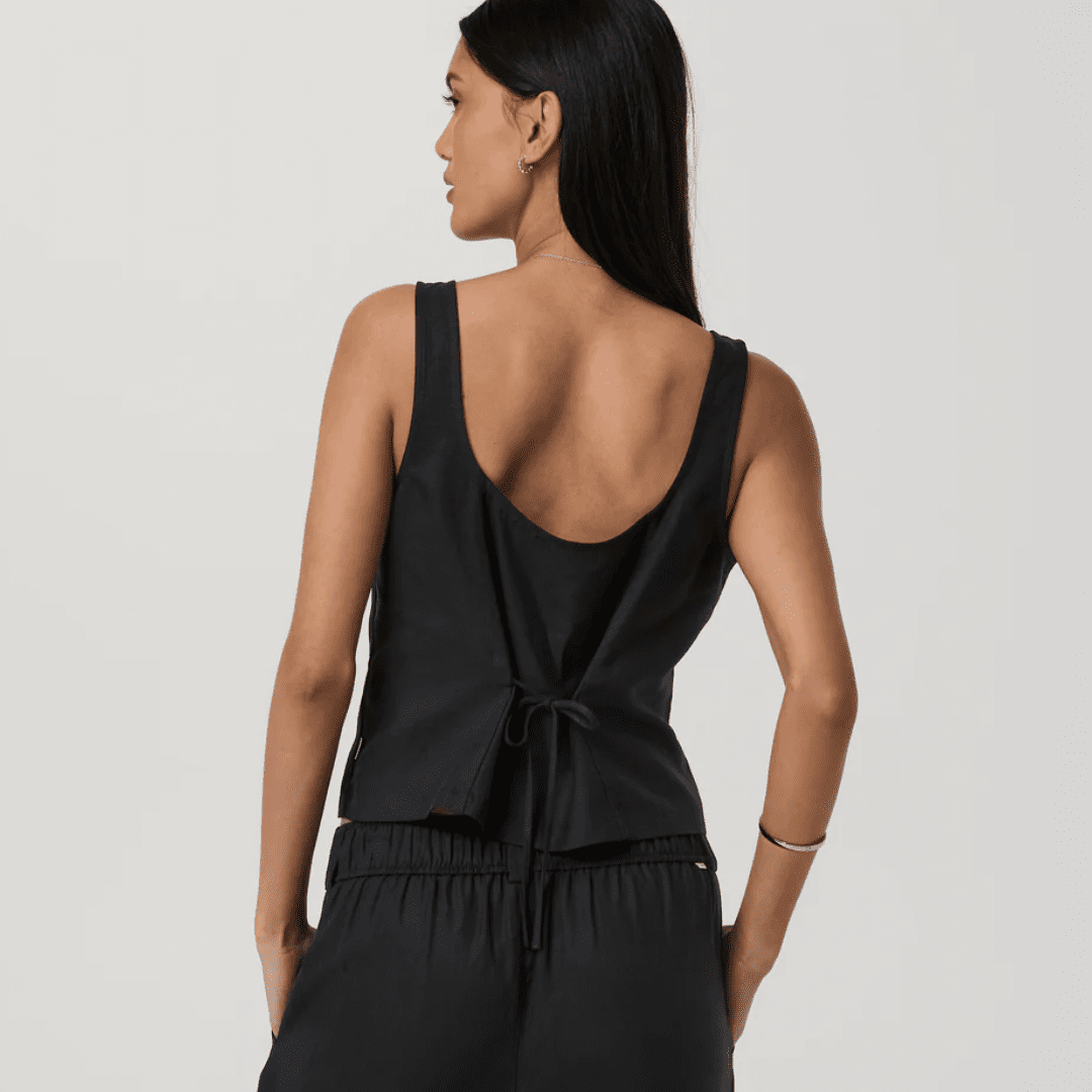 Vuori Trestles Twill Button Front Top (Black)