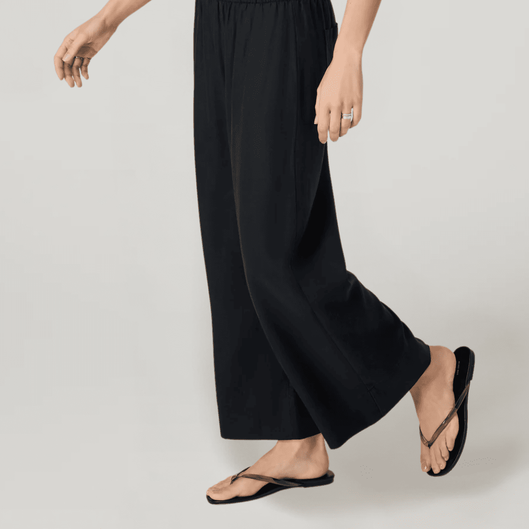 Vuori Trestles Twill Crop Wideleg Pant (Black)