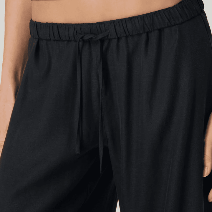 Vuori Trestles Twill Crop Wideleg Pant (Black)