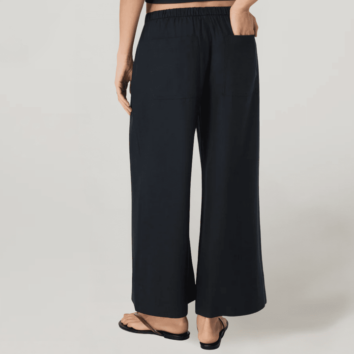 Vuori Trestles Twill Crop Wideleg Pant (Black)