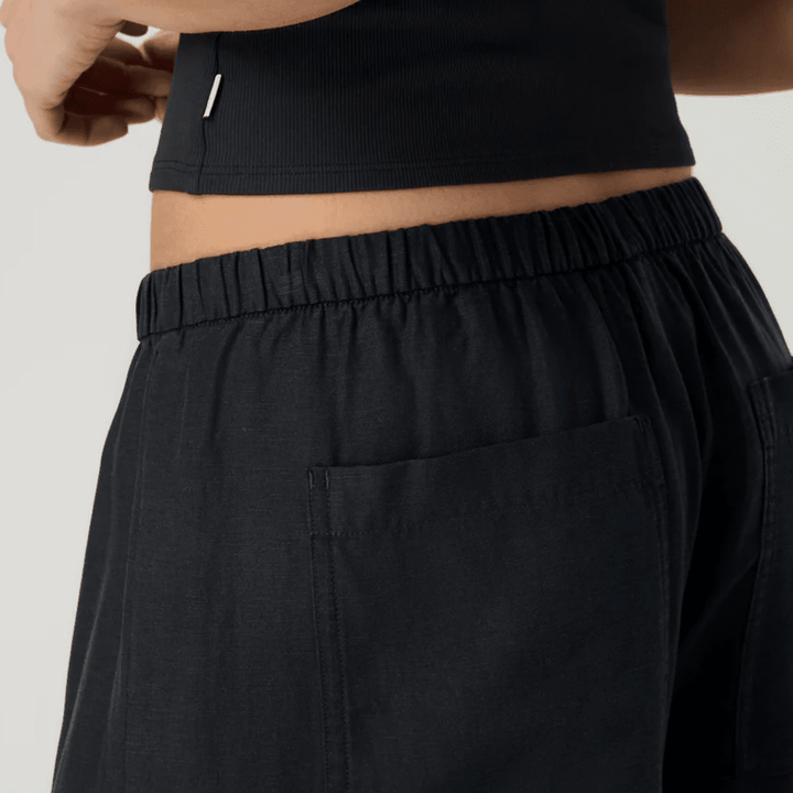 Vuori Trestles Twill Crop Wideleg Pant (Black)
